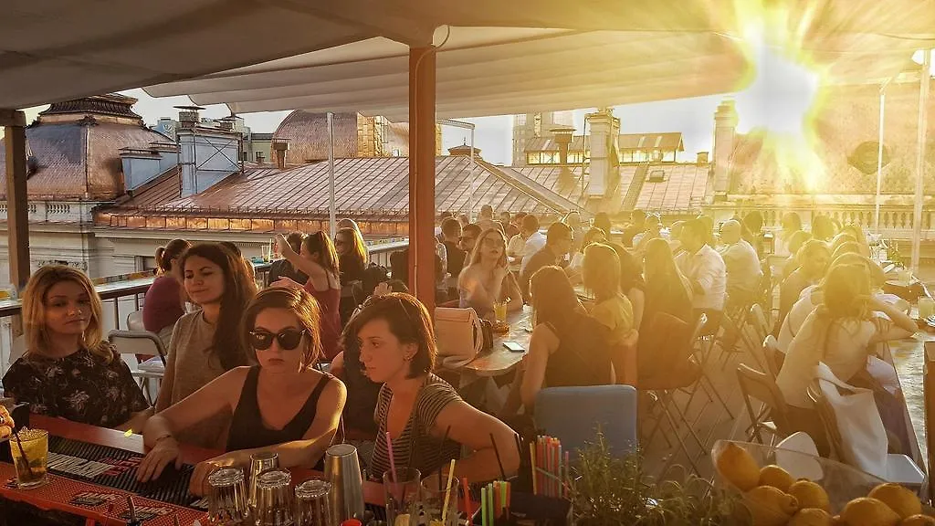 בוקרשט Pura Vida Sky Bar & Hostel